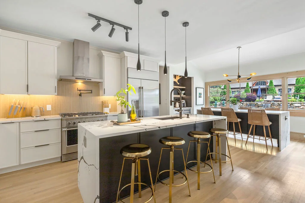 Kitchen & Custom Bar Renovation, Atlanta, GA by ArtScape Builders