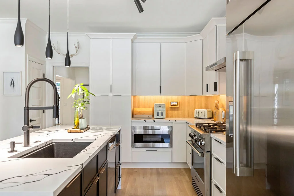 Kitchen & Custom Bar Renovation, Atlanta, GA by ArtScape Builders